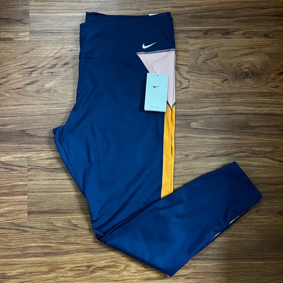 NWT* Nike One Women's Dri-Fit Mid Rise Colorblock Leggings Size 2XL